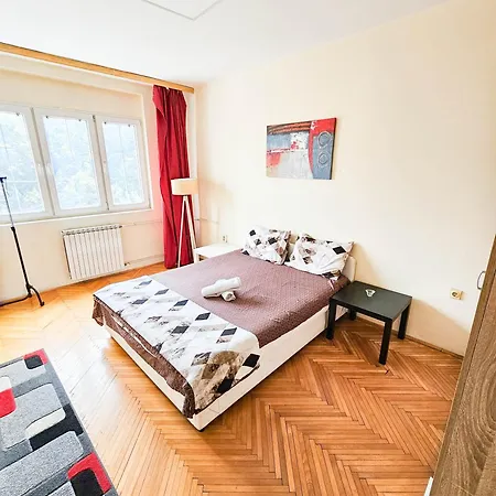 Central Apartments Skopje דירה סקופיה