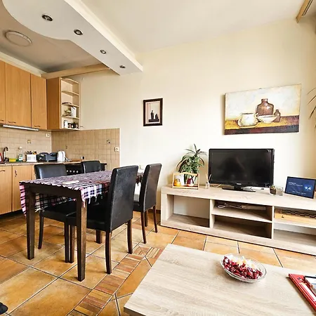 Central Apartments Skopje דירה *