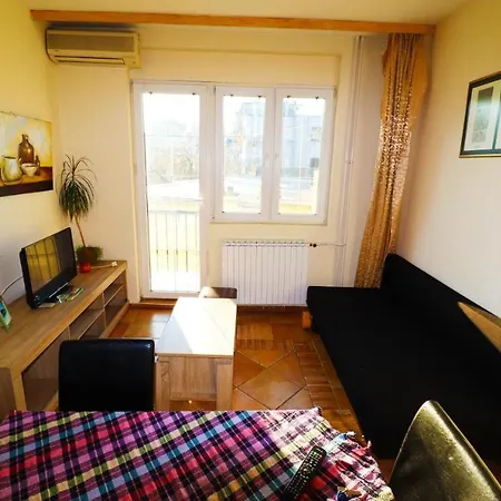 Central Apartments Skopje דירה סקופיה