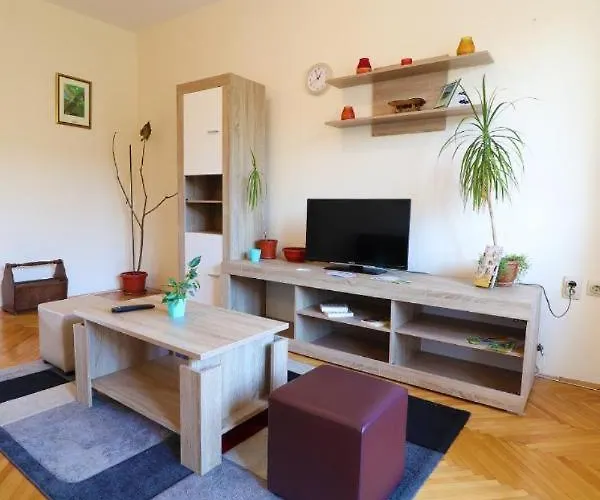 Apartament Skopje Panorama View 2BR Parking AC Wi-FI *